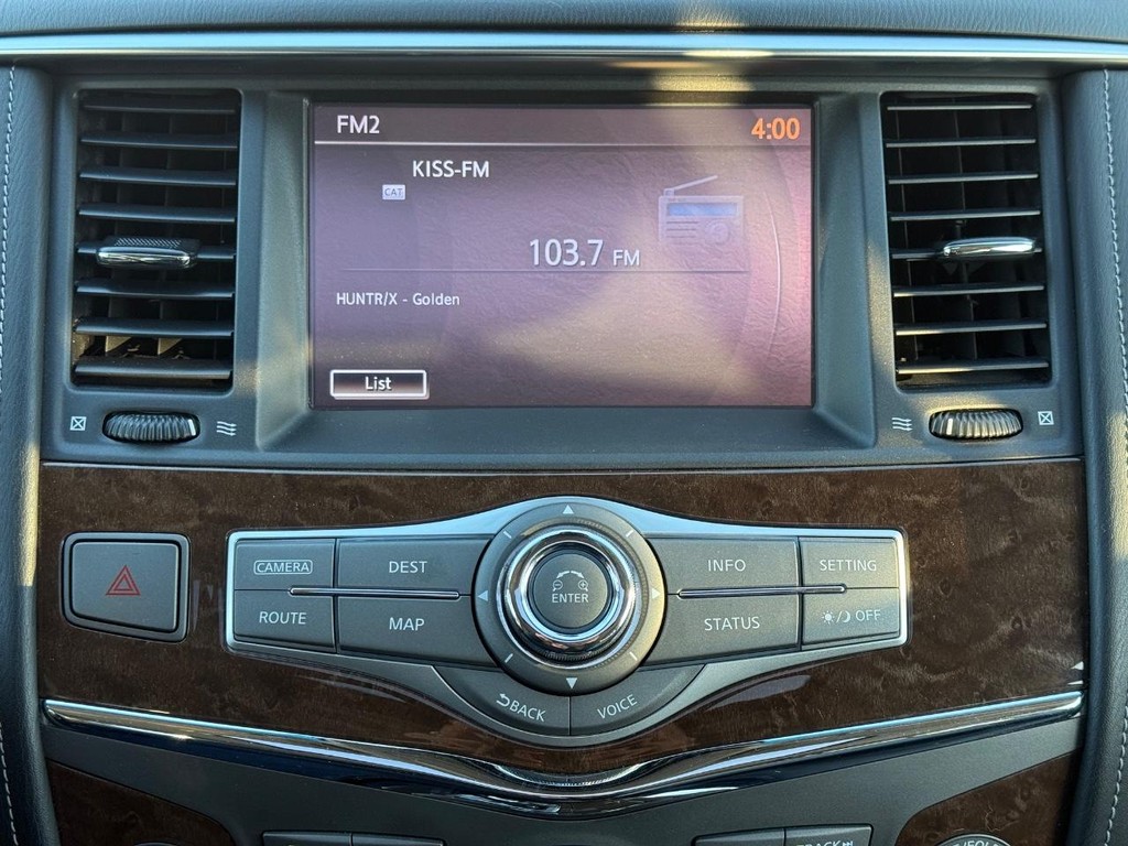 INFINITI QX80 Vehicle Full-screen Gallery Image 18