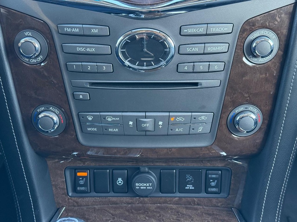 INFINITI QX80 Vehicle Full-screen Gallery Image 20