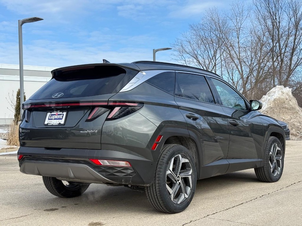 Hyundai Tucson Hybrid Vehicle Full-screen Gallery Image 03