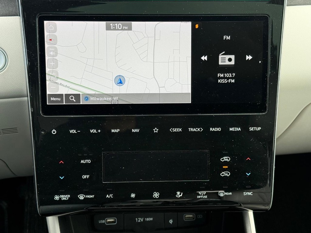 Hyundai Tucson Hybrid Vehicle Full-screen Gallery Image 19