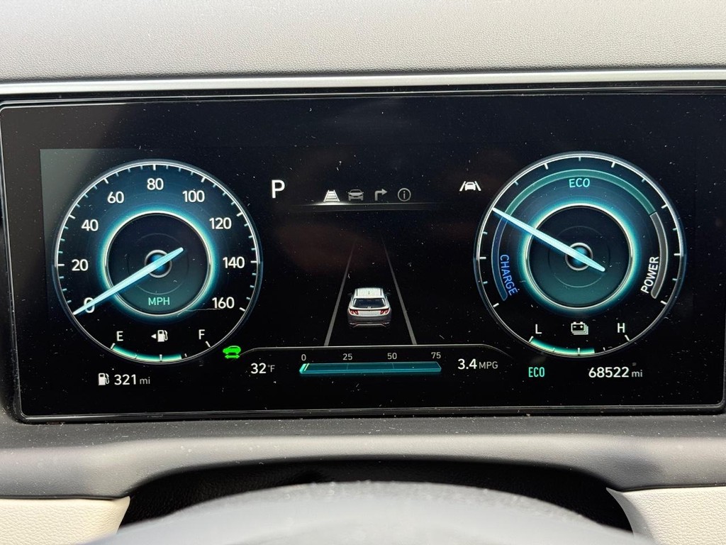 Hyundai Tucson Hybrid Vehicle Full-screen Gallery Image 23