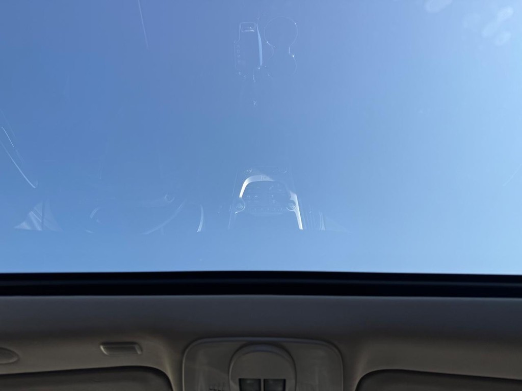 Chevrolet Equinox Vehicle Full-screen Gallery Image 12