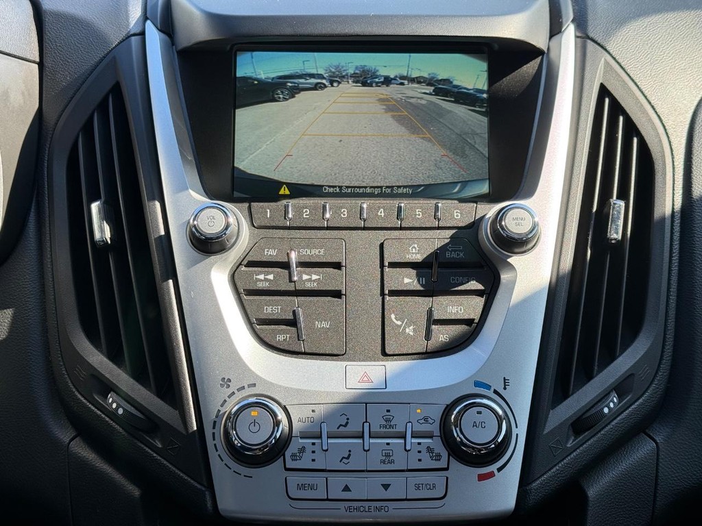 Chevrolet Equinox Vehicle Full-screen Gallery Image 18