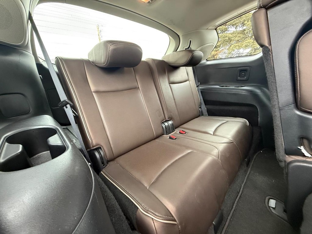 INFINITI QX60 Vehicle Full-screen Gallery Image 12