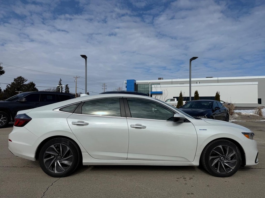 Honda Insight Vehicle Full-screen Gallery Image 02