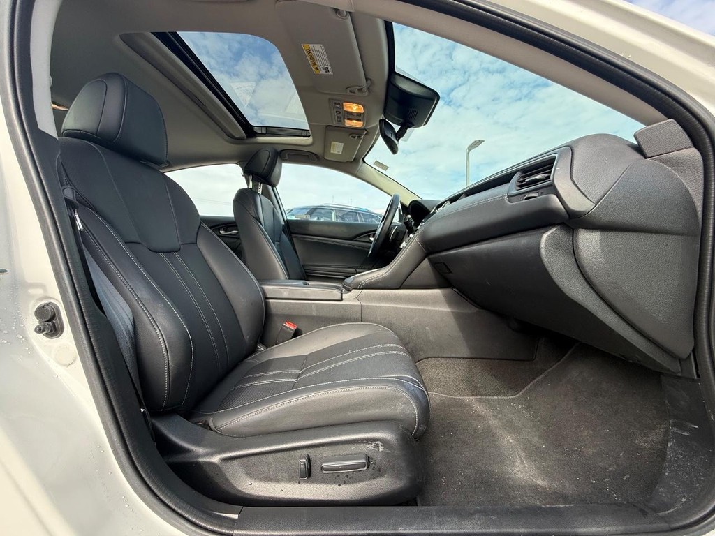 Honda Insight Vehicle Full-screen Gallery Image 10