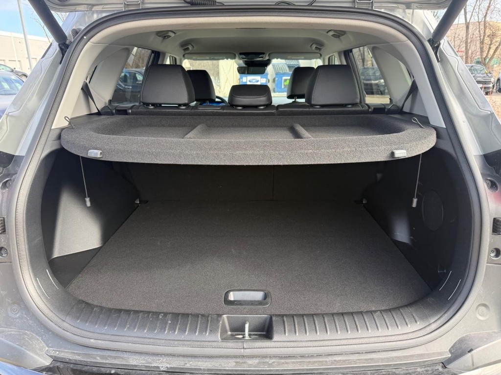 Kia Seltos Vehicle Full-screen Gallery Image 05