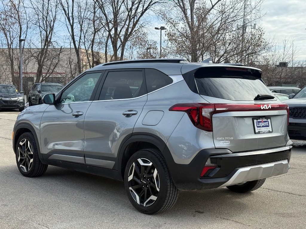 Kia Seltos Vehicle Full-screen Gallery Image 06