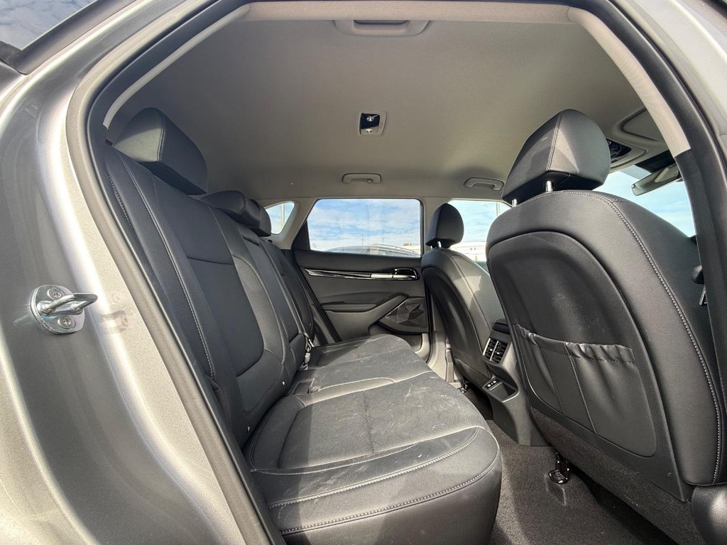 Kia Seltos Vehicle Full-screen Gallery Image 11