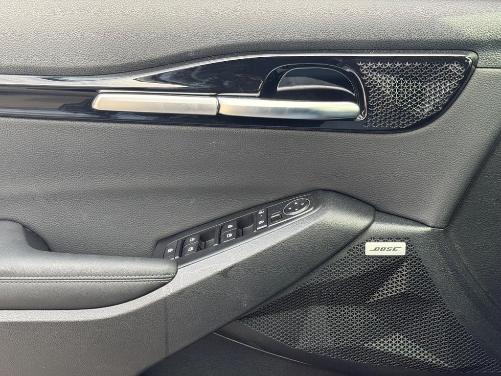 Kia Seltos Vehicle Full-screen Gallery Image 21