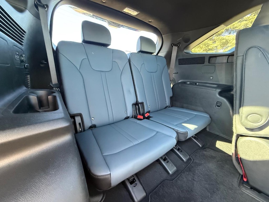 Kia Sorento Hybrid Vehicle Full-screen Gallery Image 11