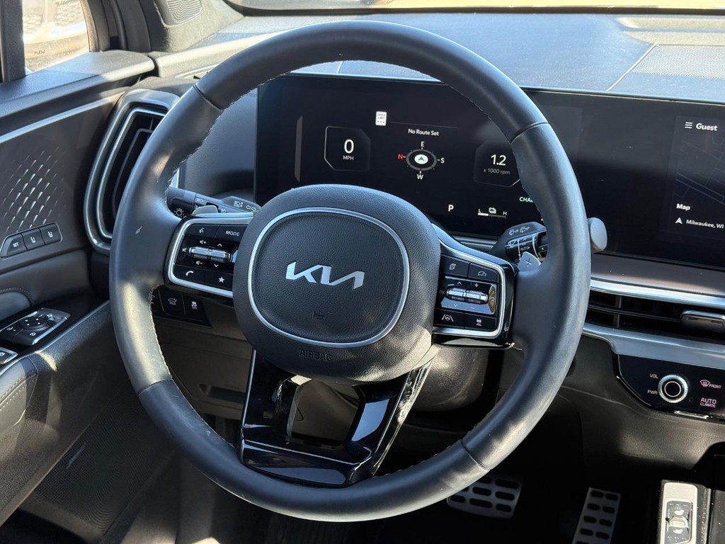 Kia Sorento Hybrid Vehicle Full-screen Gallery Image 15