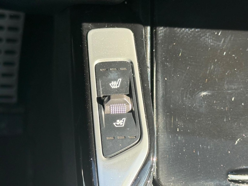 Kia Sorento Hybrid Vehicle Full-screen Gallery Image 21