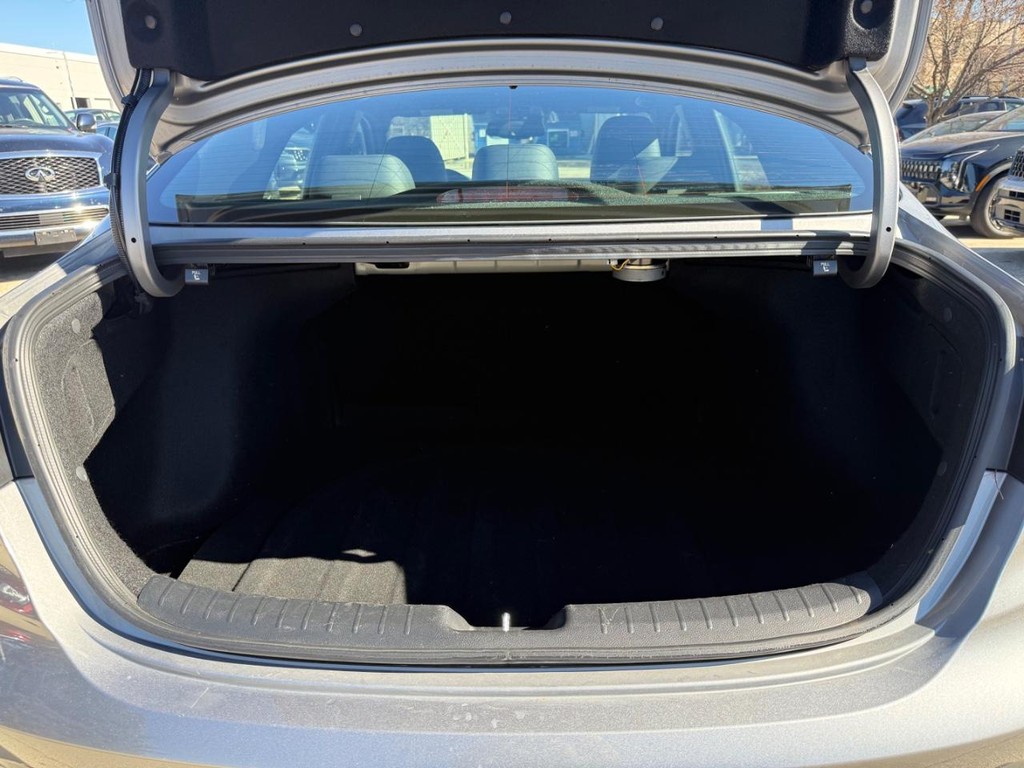 Kia Forte Vehicle Full-screen Gallery Image 05