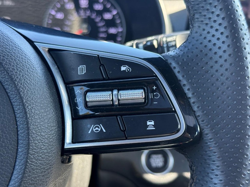 Kia Forte Vehicle Full-screen Gallery Image 16