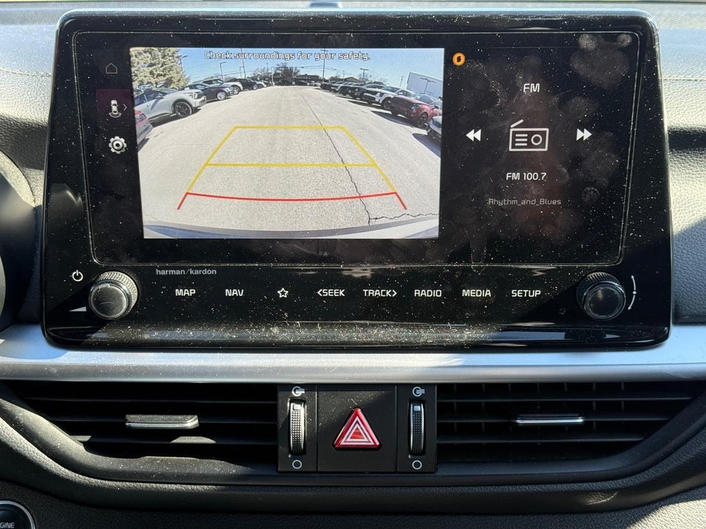 Kia Forte Vehicle Full-screen Gallery Image 18