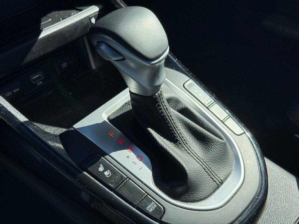 Kia Forte Vehicle Full-screen Gallery Image 19