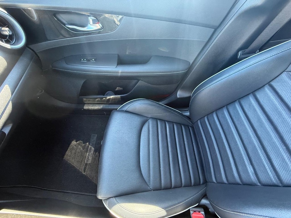 Kia Forte Vehicle Full-screen Gallery Image 20