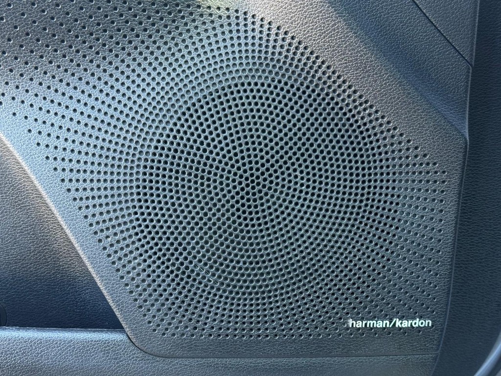 Kia Forte Vehicle Full-screen Gallery Image 23