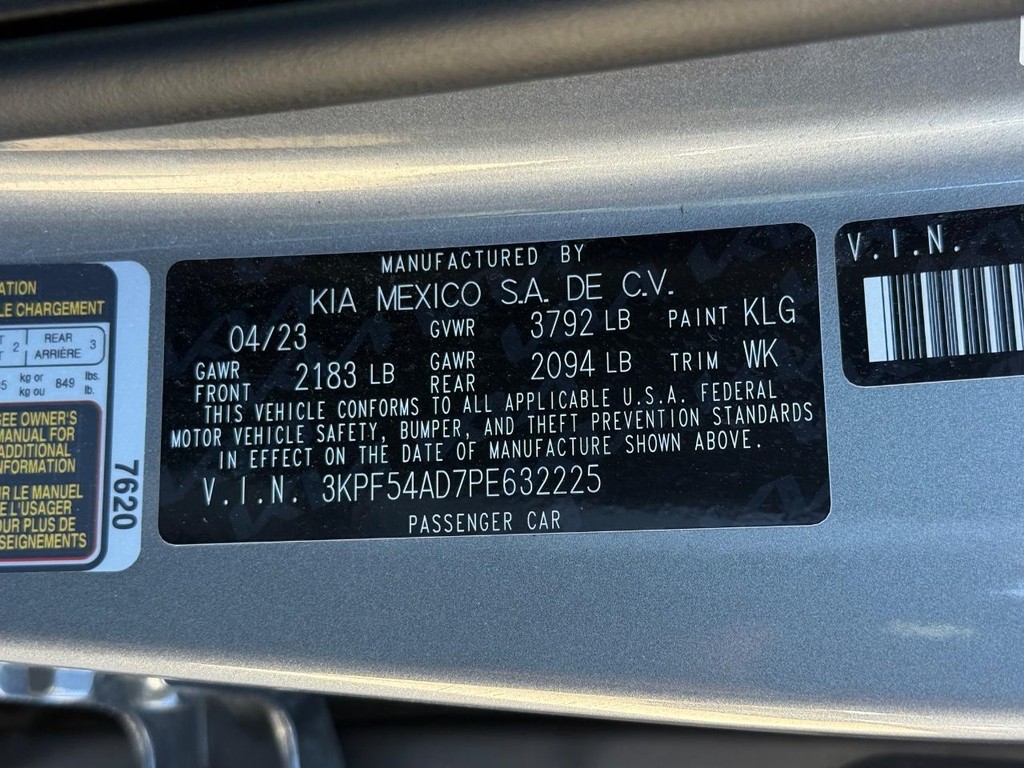 Kia Forte Vehicle Full-screen Gallery Image 25