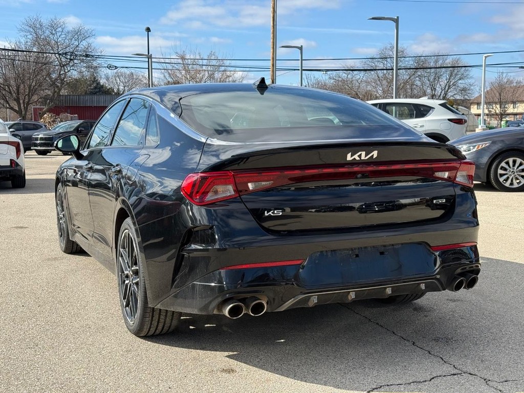 Kia K5 Vehicle Full-screen Gallery Image 06