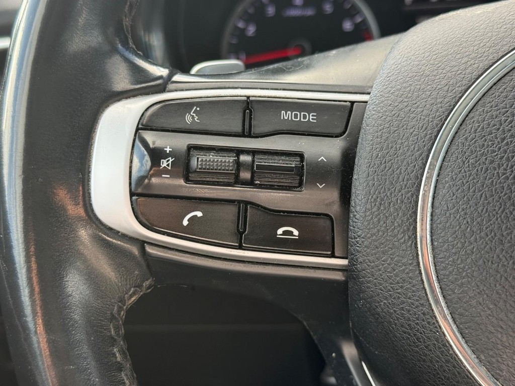 Kia K5 Vehicle Full-screen Gallery Image 15