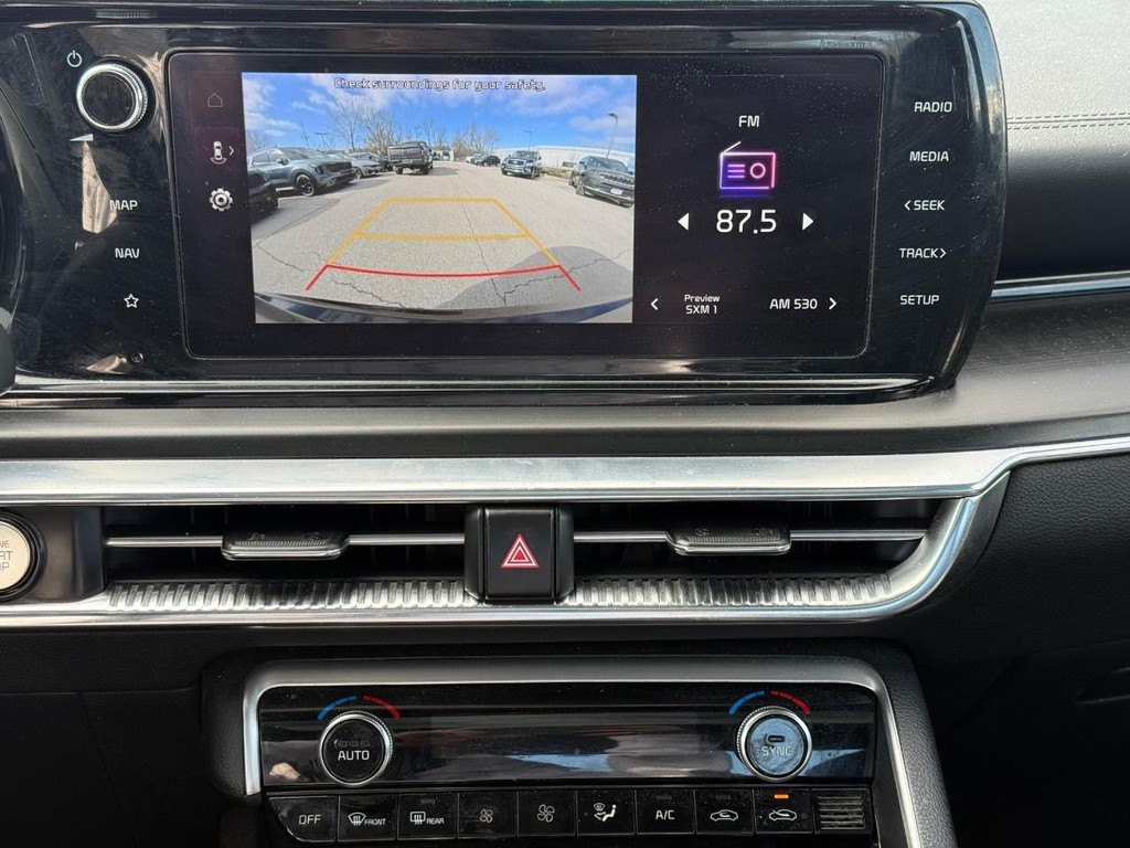 Kia K5 Vehicle Full-screen Gallery Image 18