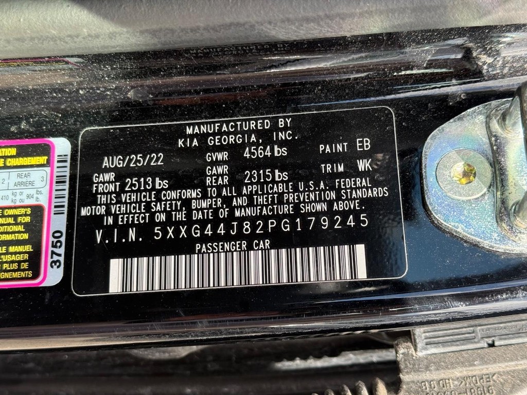 Kia K5 Vehicle Full-screen Gallery Image 24