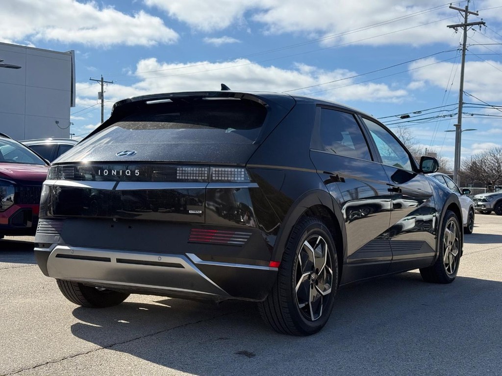 Hyundai IONIQ 5 Vehicle Full-screen Gallery Image 03