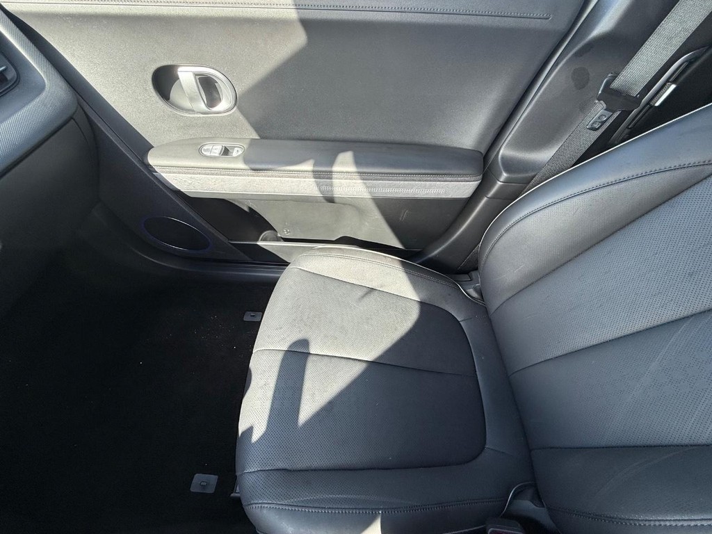 Hyundai IONIQ 5 Vehicle Full-screen Gallery Image 20