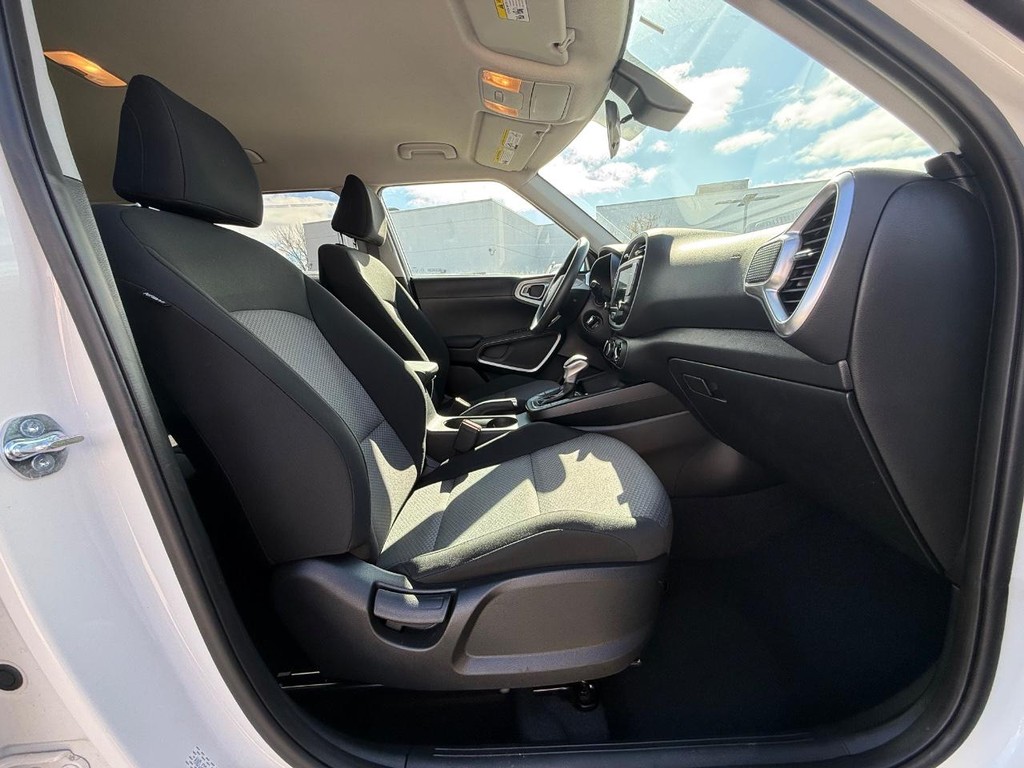 Kia Soul Vehicle Full-screen Gallery Image 10