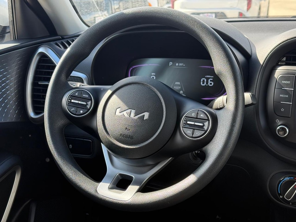 Kia Soul Vehicle Full-screen Gallery Image 13