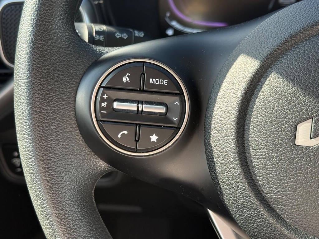 Kia Soul Vehicle Full-screen Gallery Image 14