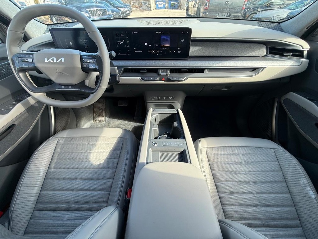 Kia EV9 Vehicle Full-screen Gallery Image 15