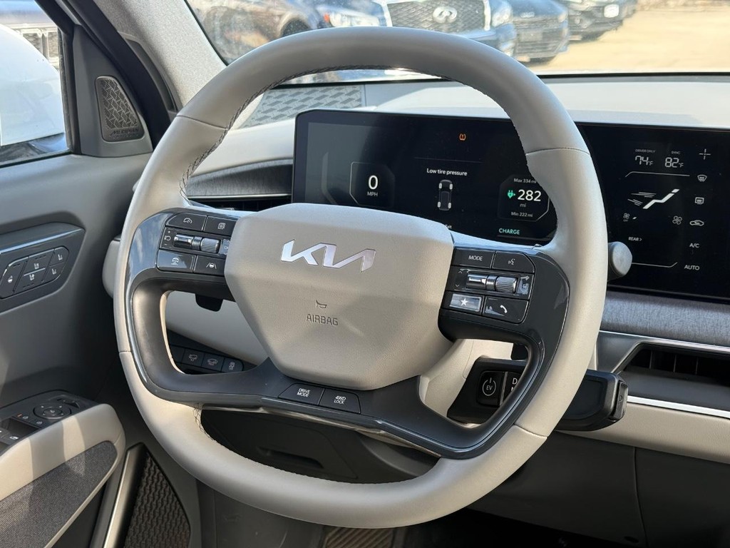 Kia EV9 Vehicle Full-screen Gallery Image 16