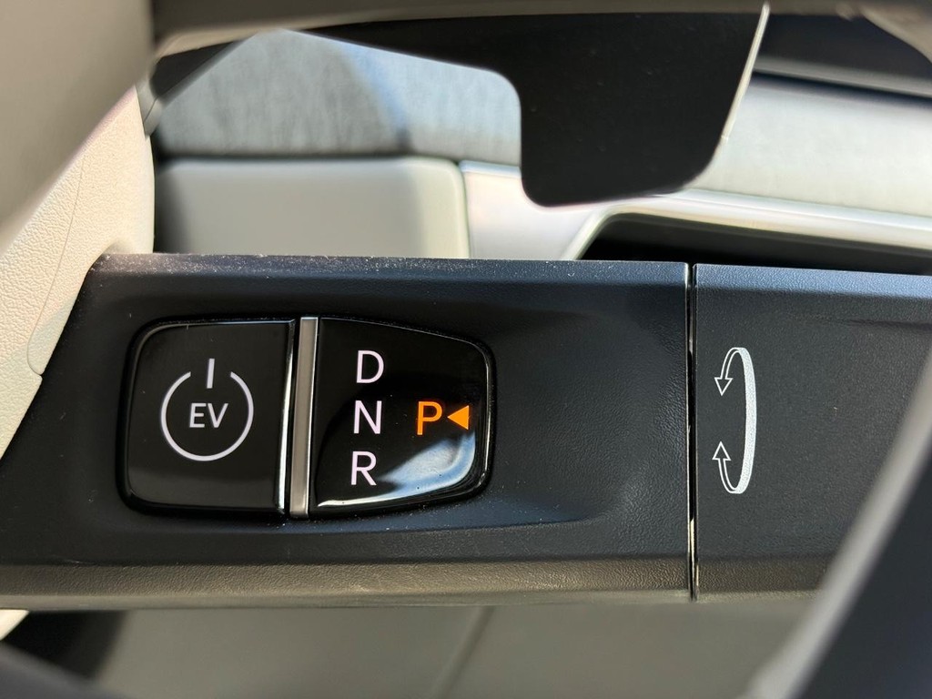 Kia EV9 Vehicle Full-screen Gallery Image 22