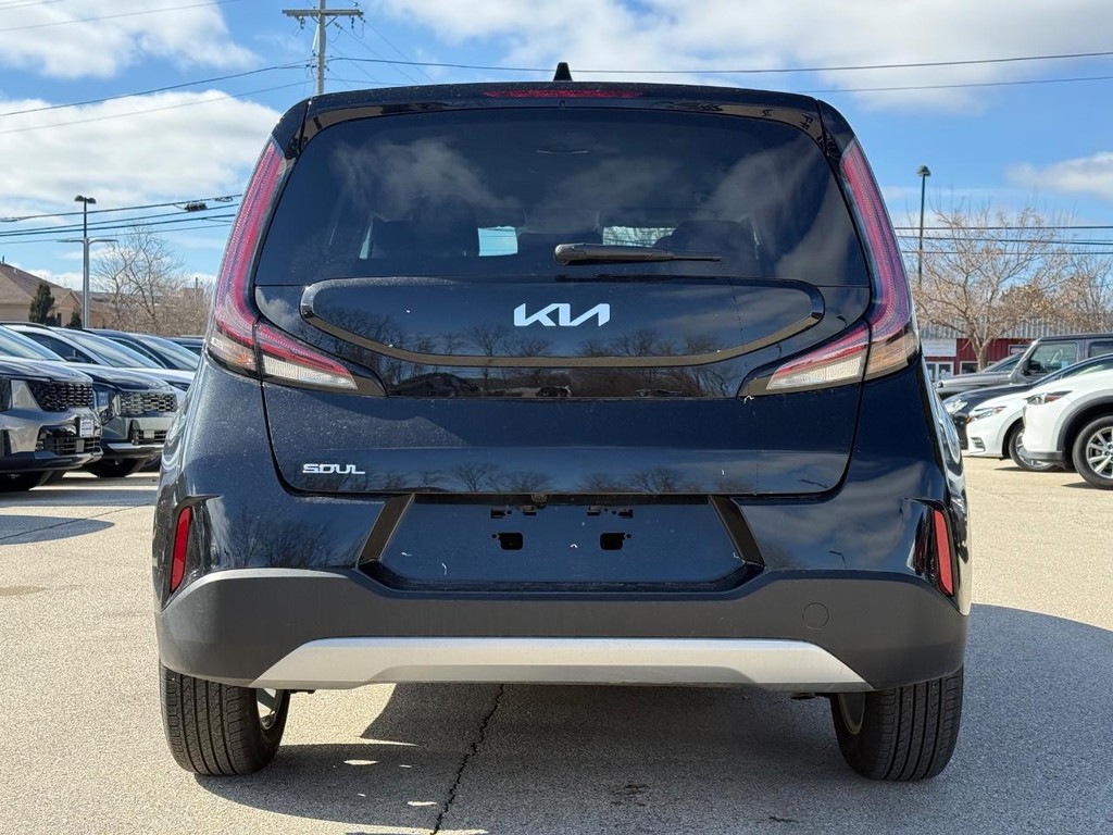 Kia Soul Vehicle Full-screen Gallery Image 04