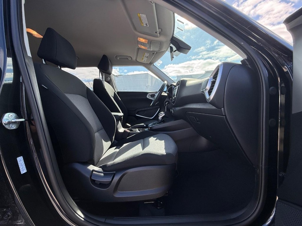 Kia Soul Vehicle Full-screen Gallery Image 10