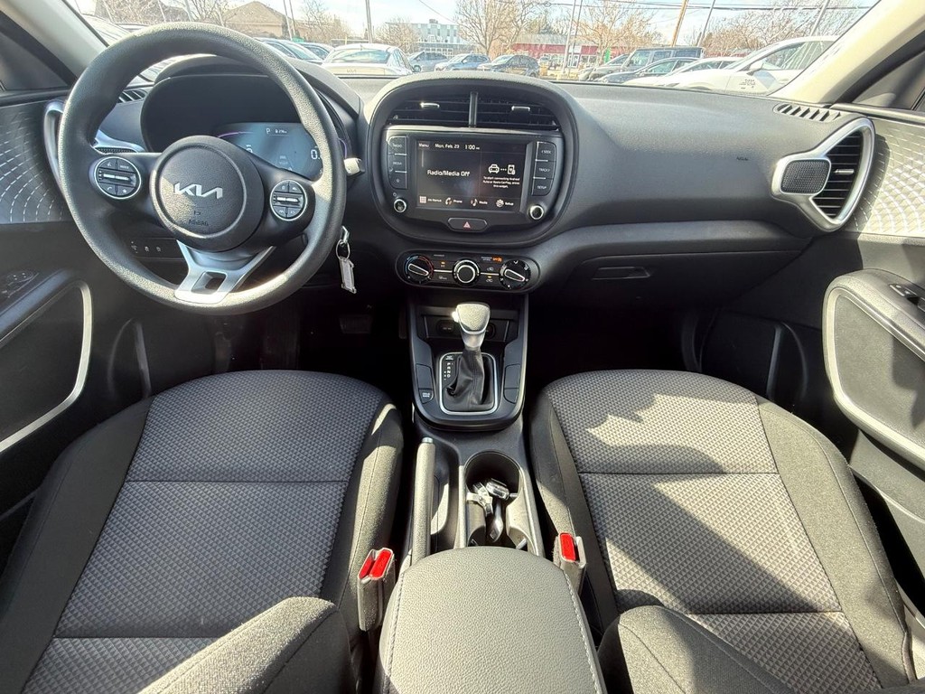 Kia Soul Vehicle Full-screen Gallery Image 12