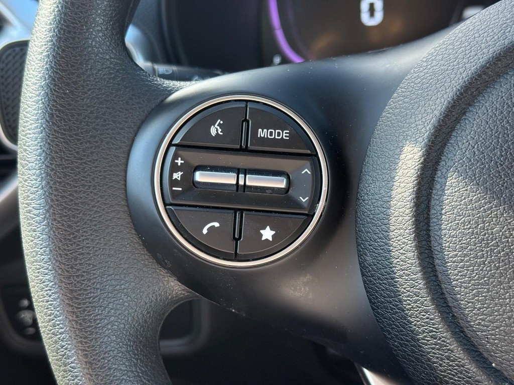 Kia Soul Vehicle Full-screen Gallery Image 14