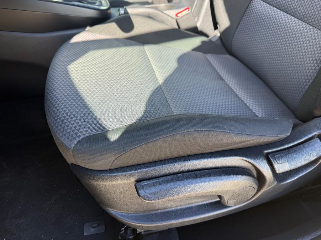 Kia Soul Vehicle Full-screen Gallery Image 22