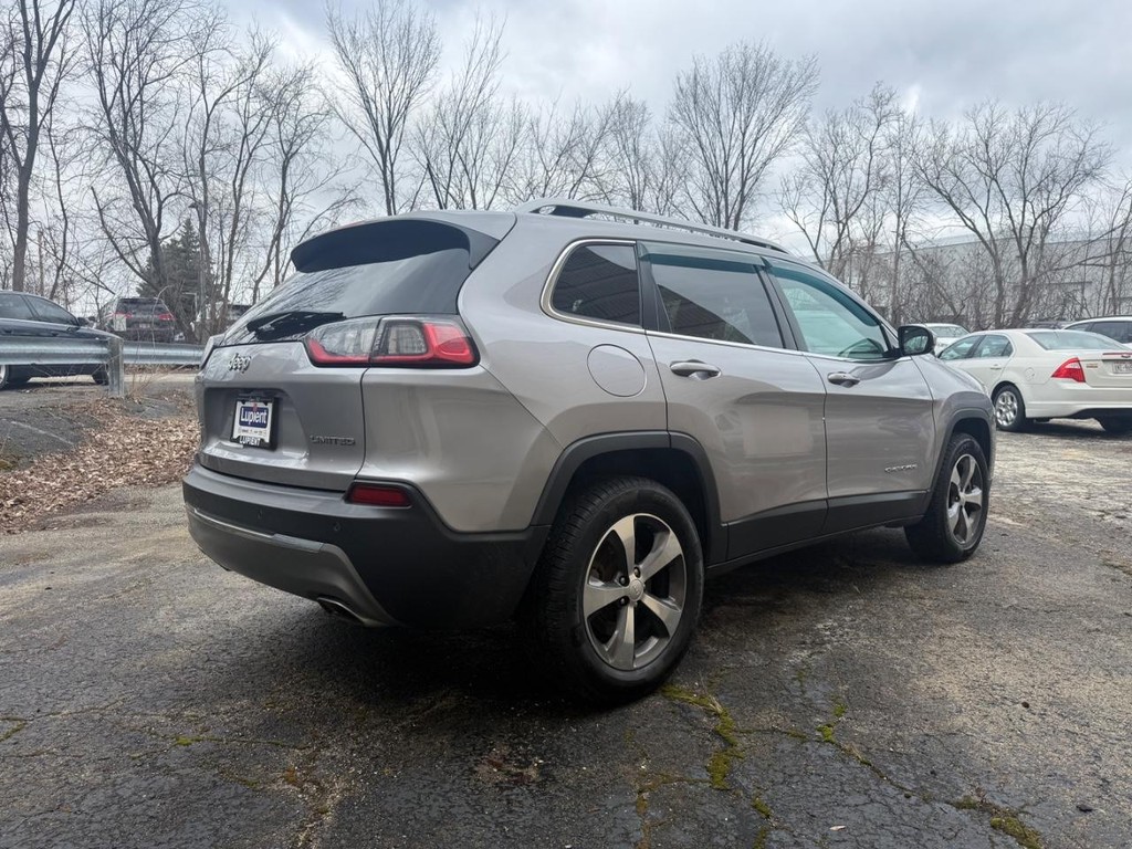 Jeep Cherokee Vehicle Full-screen Gallery Image 03