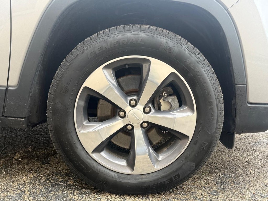 Jeep Cherokee Vehicle Full-screen Gallery Image 09