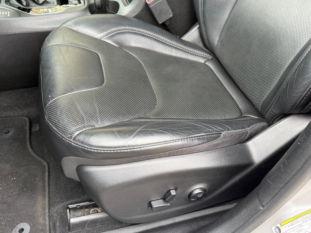 Jeep Cherokee Vehicle Full-screen Gallery Image 24