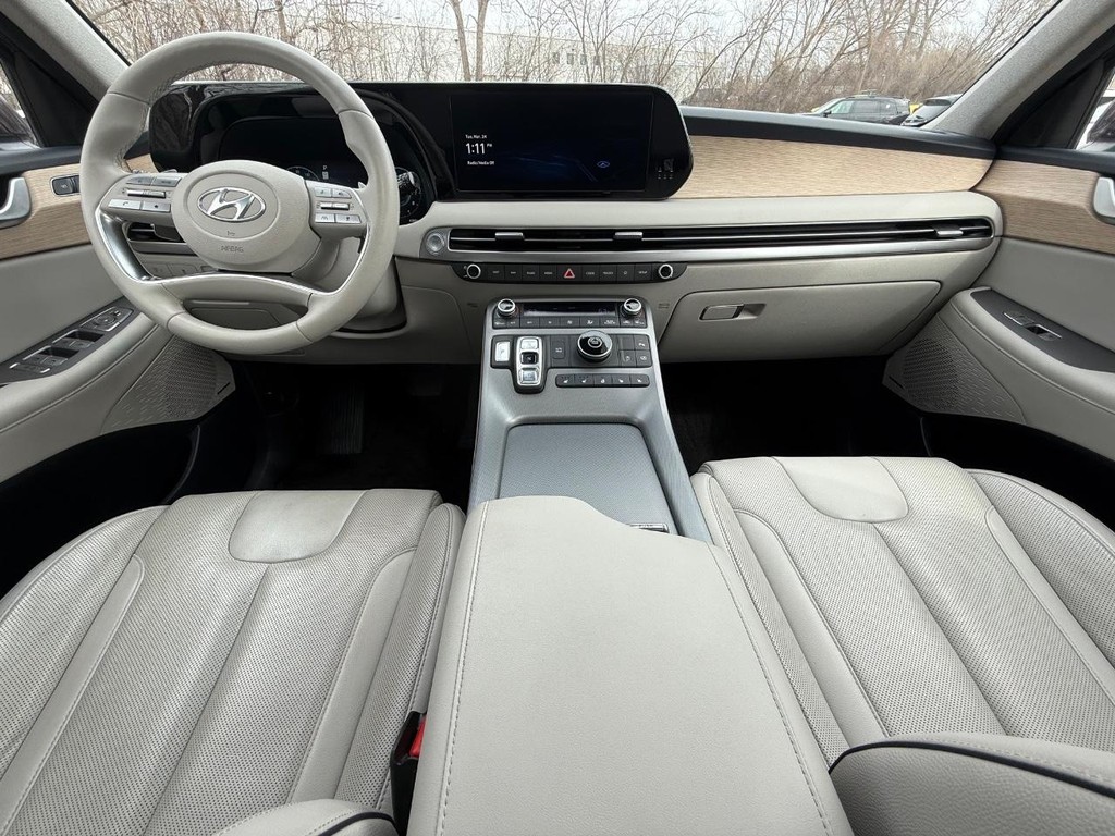 Hyundai Palisade Vehicle Full-screen Gallery Image 15