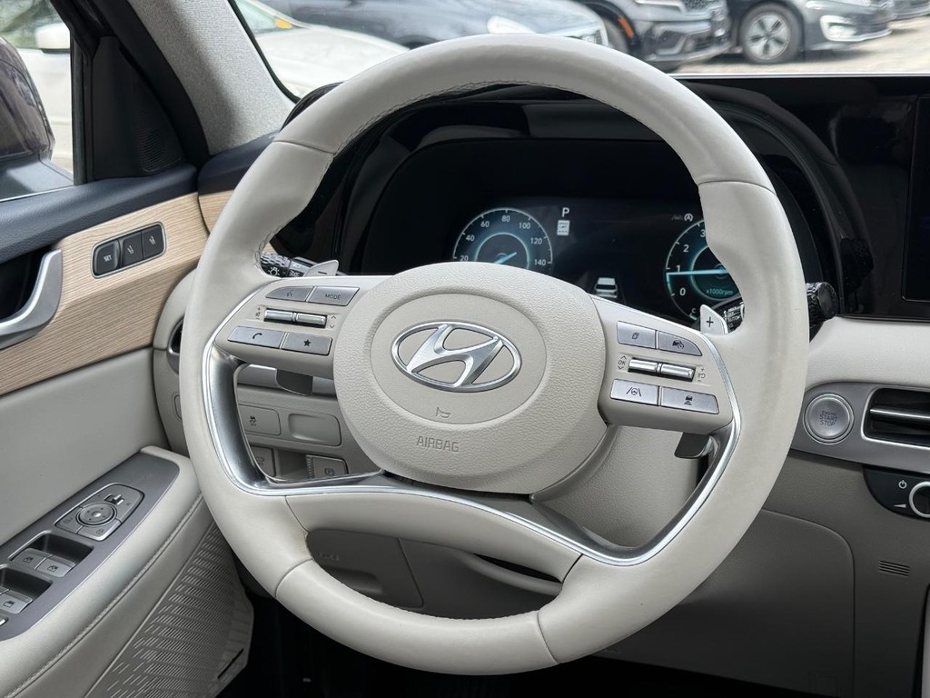 Hyundai Palisade Vehicle Full-screen Gallery Image 16