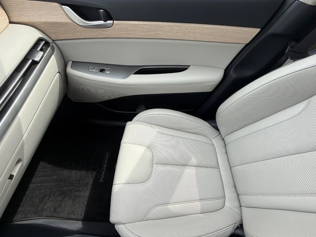 Hyundai Palisade Vehicle Full-screen Gallery Image 23