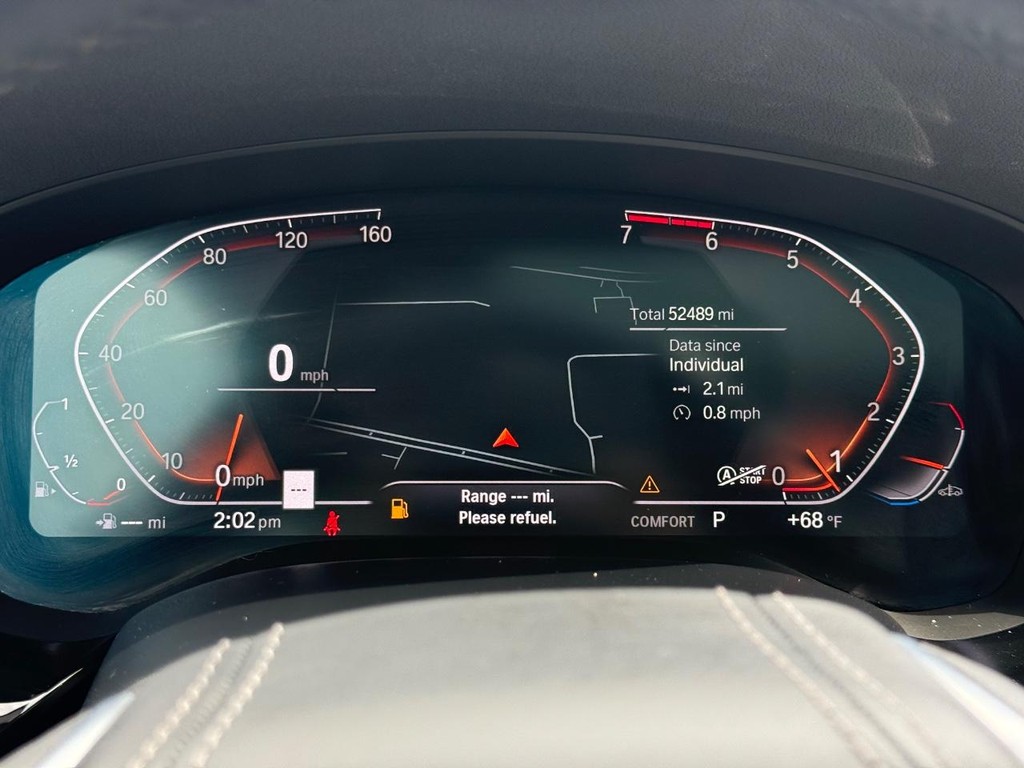 BMW 5 Series Vehicle Full-screen Gallery Image 22