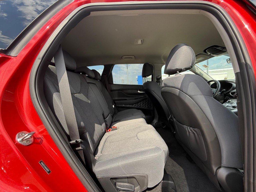 Hyundai Santa Fe Vehicle Full-screen Gallery Image 11