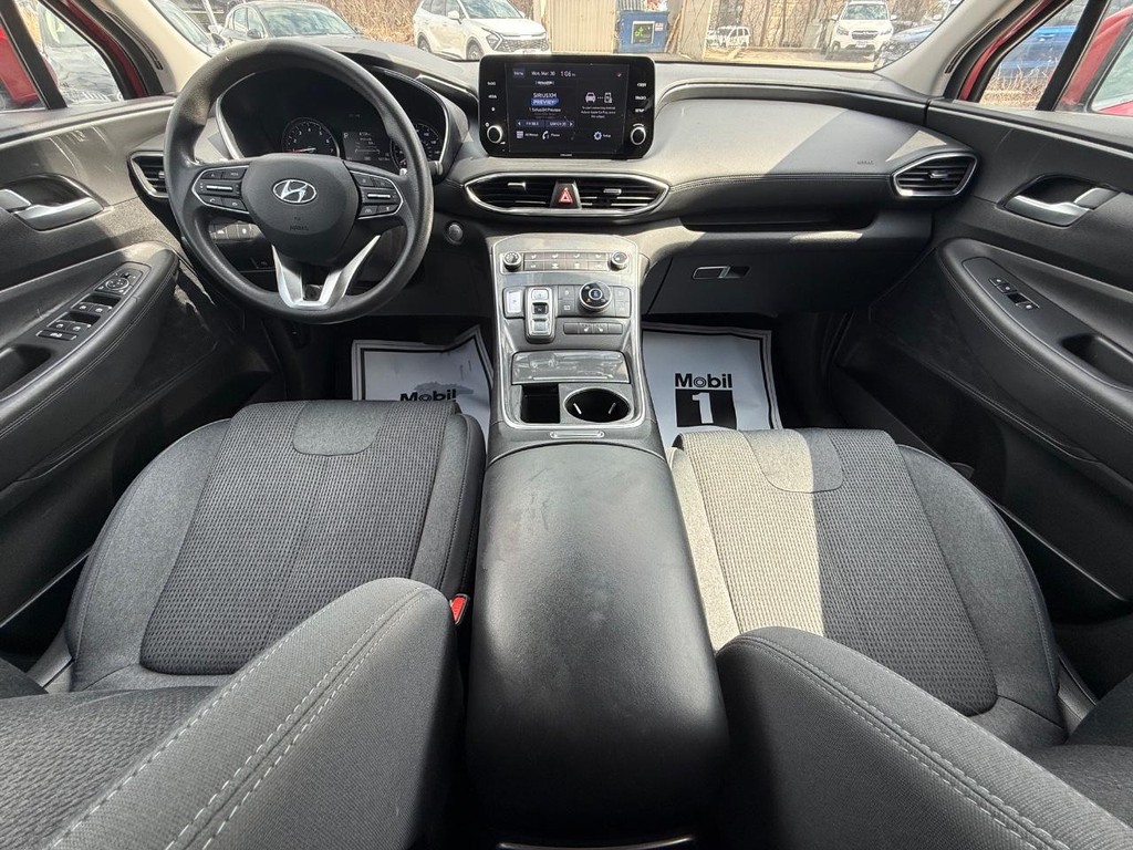 Hyundai Santa Fe Vehicle Full-screen Gallery Image 12